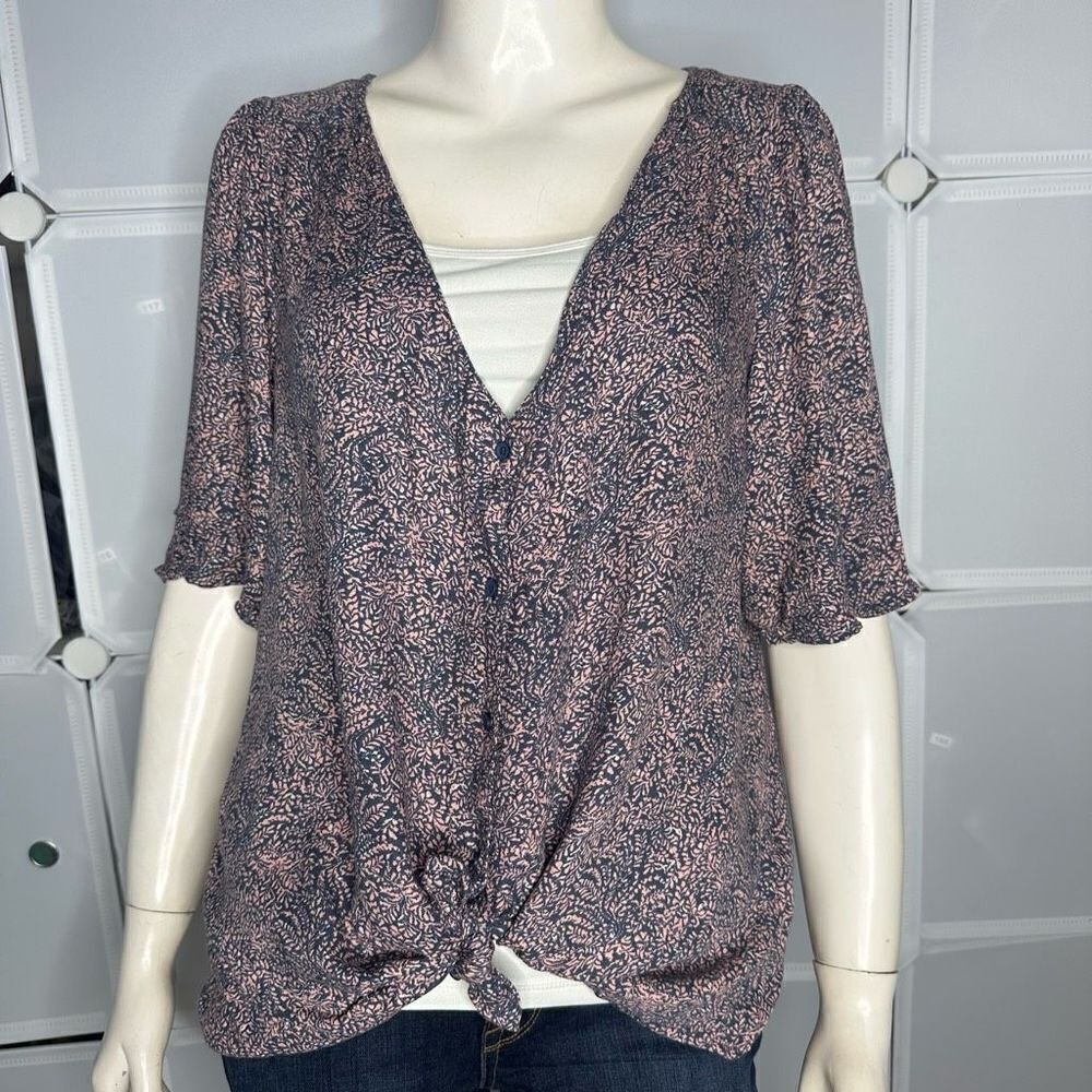 Hinge V-Neck Button Down Flowy Sleeve Blouse Size Medium